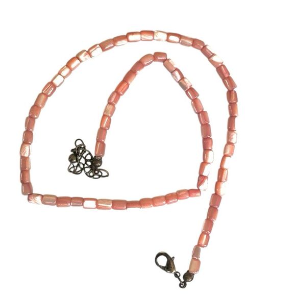 Vintage Pink Mother-of-Pearl Shell Bead Choker Necklace - Picture 5 of 6